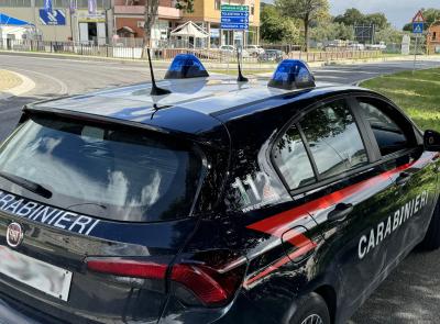 Treia, vandalizza l'auto dell'ex fidanzato della figlia: 56enne denunciato dai carabinieri