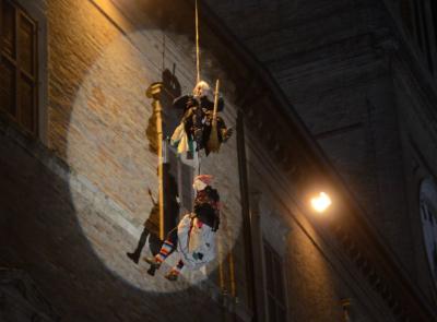 Macerata, Miss Befana torna in piazza della Libertà