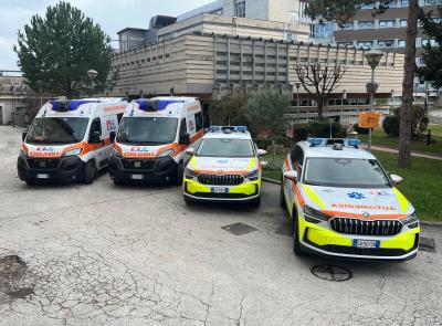 Macerata, rinnovato il parco mezzi di soccorso del 118: acquistate due automediche