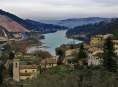 Alla scoperta dei "Sapori delle Marche rurali": un itinerario tra olio, vino, birra, tartufo e miele