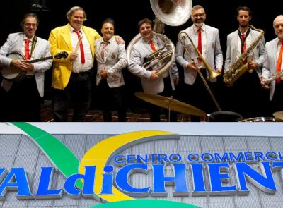 Macerata, a San Valentino la serenata si fa al...centro commerciale: l'iniziativa del "Val di Chienti"