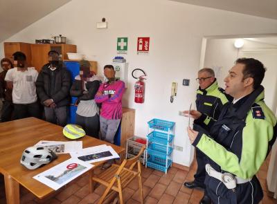 San Severino, lezione di Educazione stradale per i rifugiati ospiti delle case di accoglienza