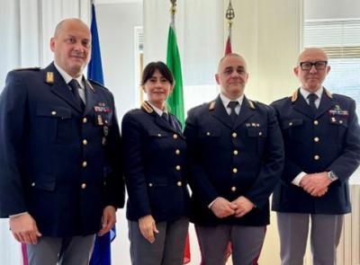 Macerata, salvano la vita a un uomo precipitato dal cavalcavia: promozione per due ispettori della polizia