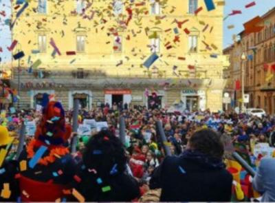 Tolentino, in arrivo il Carnevale: ecco il programma completo. Si inizia alla piscina comunale