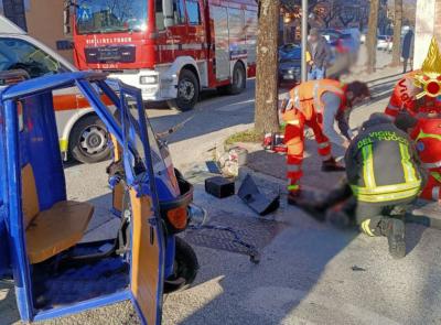 Scontro tra ape car e auto: sedicenne a Torrette in eliambulanza