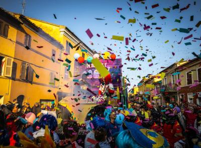 Bagno di folla per il Carnevale Passotreiese: l'edizione numero 60 non tradisce le attese (FOTO e VIDEO)