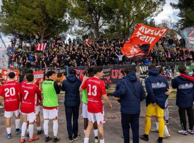 Maceratese da batticuore: Ruani nel finale vale il 2-1 sui Portuali. Biancorossi ancora in vetta