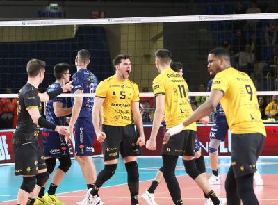 Leon ruggisce a suon di ace, la Lube si inchina: è il Lublin a vincere la Challenge Cup