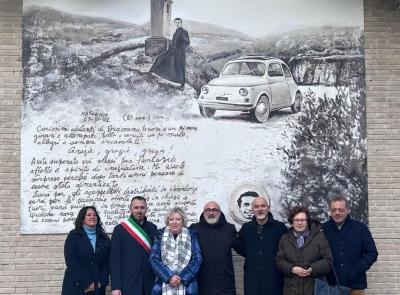 Matelica, inaugurato a Braccano il murales in memoria di Don Franco Paglioni