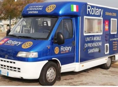 Test del diabete all'Abbadia di Fiastra con il Camper del Rotary Test del diabete all'Abbadia di Fiastra con il Camper del Rotary