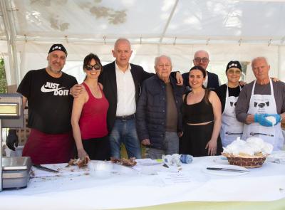 Frittelle, musica e sorrisi: il Primo Maggio accende il cuore di Civitanova Alta Frittelle, musica e sorrisi: il Primo Maggio accende il cuore di Civitanova Alta