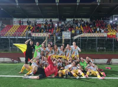 Eccellenza femminile, la Recanatese vince lo scontro diretto con la Cf Maceratese e vola in serie C Eccellenza femminile, la Recanatese vince lo scontro diretto con la Cf Maceratese e vola in serie C