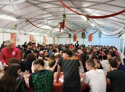La Cena dei Mille: Camerino si riunisce per il via della Corsa alla Spada La Cena dei Mille: Camerino si riunisce per il via della Corsa alla Spada