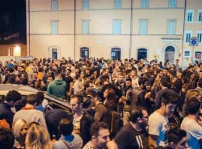 Aperitivi Europei, oltre 10mila presenze a Macerata per l'ultima notte: centro storico preso d'assalto Aperitivi Europei, oltre 10mila presenze a Macerata per l'ultima notte: centro storico preso d'assalto