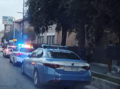 Macerata, alla guida di un'auto con targa polacca senza assicurazione e senza patente: in due nei guai Macerata, alla guida di un'auto con targa polacca senza assicurazione e senza patente: in due nei guai