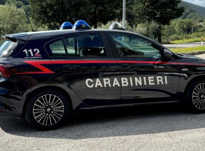 Camerino, minaccia il datore di lavoro con un coltello: arrestato 30enne operaio Camerino, minaccia il datore di lavoro con un coltello: arrestato 30enne operaio