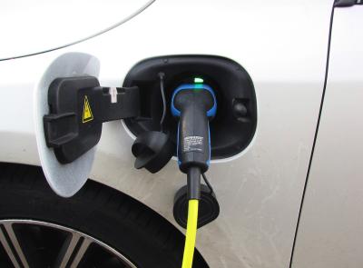 Cresce l’interesse per le auto con alimentazione alternativa: qual è lo scenario in Italia