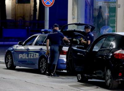 Civitanova, rissa tra due gruppi sulla Statale finisce nel sangue: due 27enni feriti, indagini in corso Civitanova, rissa tra due gruppi sulla Statale finisce nel sangue: due 27enni feriti, indagini in corso