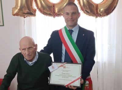 Macerata festeggia i 100 anni di Enrico Fioretti: è festa a Madonna del Monte