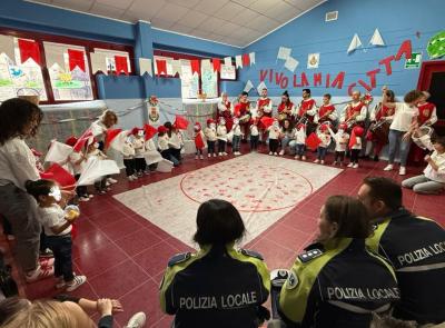 "Vivo la mia Città": festa e diploma da 'piccoli cittadini' all'asilo nido di San Severino