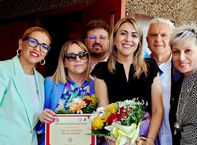 Cerimonia di premiazione della seconda edizione del Concorso Letterario “Rosella Monaldi”, dedicato all’amata insegnante dell’Istituto Omni comprensivo “G. Leopardi - R. Frau”, scomparsa nel 2021