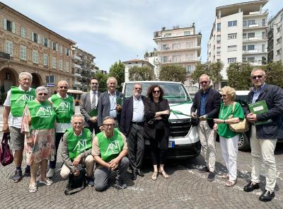 Trent’anni di assistenza con Ant: a Civitanova arriva un nuovo furgone per la cura a domicilio Trent’anni di assistenza con Ant: a Civitanova arriva un nuovo furgone per la cura a domicilio