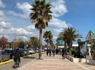 Civitanova, torna la Fiera del Mare: oltre 100 bancarelle sul lungomare sud Civitanova, torna la Fiera del Mare: oltre 100 bancarelle sul lungomare sud