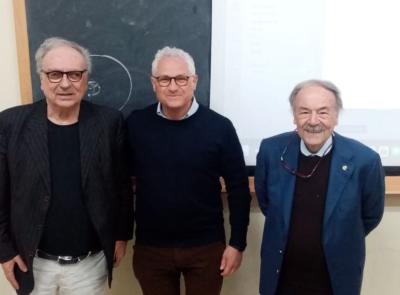 La salute delle vene: intervista al medico flebologo Daniele Travaglini La salute delle vene: intervista al medico flebologo Daniele Travaglini