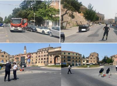 Macerata, fuga di gas durante i lavori: strade transennate in centro città Macerata, fuga di gas durante i lavori: strade transennate in centro città