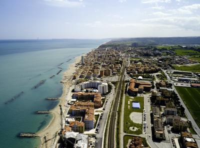 Porto Recanati, riapre la pista ciclabile a Scossicci: conclusi i lavori di manutenzione Porto Recanati, riapre la pista ciclabile a Scossicci: conclusi i lavori di manutenzione