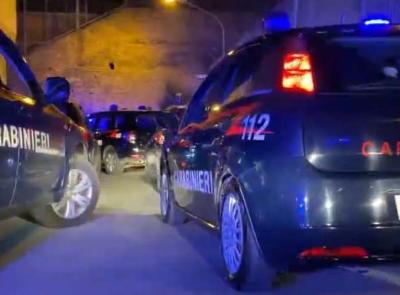 Recanati, colpo a "L’Isola dei Fumosi”: incastrato dalle telecamere uno degli autori del furto Recanati, colpo a "L’Isola dei Fumosi”: incastrato dalle telecamere uno degli autori del furto