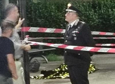 Tolentino sotto shock, accoltellata una giovane donna: diversi i testimoni Tolentino sotto shock, accoltellata una giovane donna: diversi i testimoni