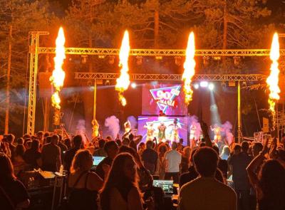 Camerino, oltre 3.000 persone alla Rocca Borgesca per il debutto esplosivo di PartyRocc