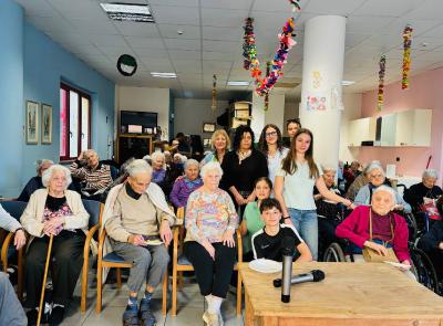 Musica, sorrisi e cuore: i giovani dell’Interact Tolentino portano gioia alla casa di riposo "Lazzarelli" Musica, sorrisi e cuore: i giovani dell’Interact Tolentino portano gioia alla casa di riposo "Lazzarelli"