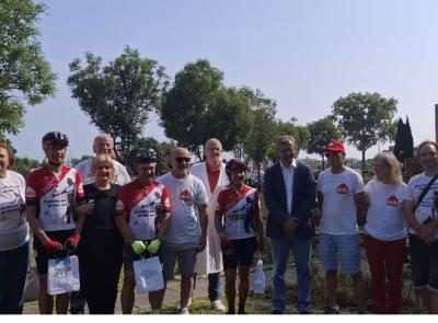 Da Civitanova al Ghisallo: in bici per Andrea Micucci, un viaggio d’amore e speranza nel nome della donazione Da Civitanova al Ghisallo: in bici per Andrea Micucci, un viaggio d’amore e speranza nel nome della donazione