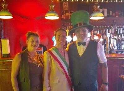Dublino incontra Porto Potenza: tra pinte di birra e fratellanza, nasce l’O’Connell Irish Pub Dublino incontra Porto Potenza: tra pinte di birra e fratellanza, nasce l’O’Connell Irish Pub