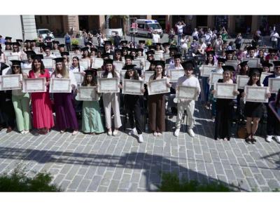 Graduation Day 2025: oltre 360 laureati in festa a Macerata Graduation Day 2025: oltre 360 laureati in festa a Macerata