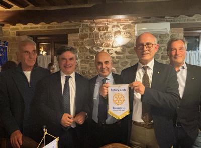 "L'intelligenza artificiale è un'opportunità, ma non è magia": incontro del Rotary Tolentino