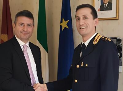 Macerata, cambio al vertice dell’Ufficio di Gabinetto: Matteo Falzetti nuovo funzionario della Questura Macerata, cambio al vertice dell’Ufficio di Gabinetto: Matteo Falzetti nuovo funzionario della Questura