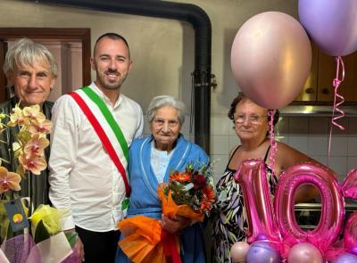 Grande festa a Matelica, Ida Montanari spegne 102 candeline Grande festa a Matelica, Ida Montanari spegne 102 candeline