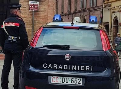 Tolentino, minacce aggravate tra il 2015 e il 2018: arrestata una donna di 65 anni Tolentino, minacce aggravate tra il 2015 e il 2018: arrestata una donna di 65 anni
