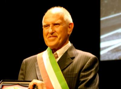 Caldarola, il sindaco Fabbroni fa il punto: “Ricostruzione lenta ma continua. Castello pronto entro il 2027” (VIDEO) Caldarola, il sindaco Fabbroni fa il punto: “Ricostruzione lenta ma continua. Castello pronto entro il 2027” (VIDEO)