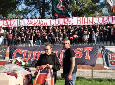 Old Lions Cup 2025: lo Stadio della Vittoria si colora di biancorosso per ricordare i tifosi scomparsi Old Lions Cup 2025: lo Stadio della Vittoria si colora di biancorosso per ricordare i tifosi scomparsi