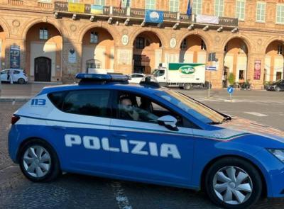 Civitanova, scippo a un’anziana in centro, inseguito da due passanti: rintracciato e denunciato dalla Polizia Civitanova, scippo a un’anziana in centro, inseguito da due passanti: rintracciato e denunciato dalla Polizia