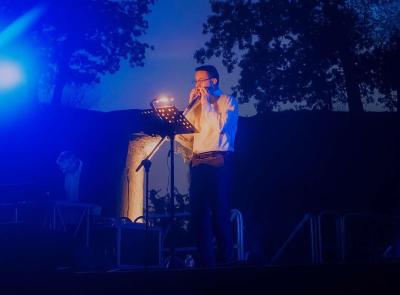 Alessandro Preziosi incanta l'Anfiteatro Romano di Urbisaglia con "Memorie di Adriano"