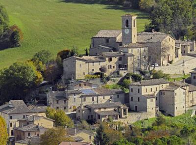 Valfornace accende l’estate tra escursioni, sagre e concerti Valfornace accende l’estate tra escursioni, sagre e concerti