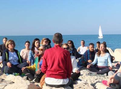 Civitanova, torna il “Si Yoga Tour”: viaggio tra benessere, armonia e natura Civitanova, torna il “Si Yoga Tour”: viaggio tra benessere, armonia e natura