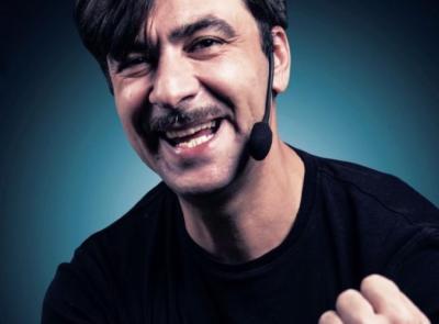 Risate assicurate a Caldarola, Piero Massimo Macchini chiude il Restart Festival