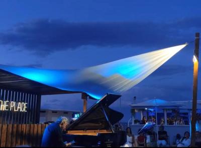 Note, visioni e pensieri: la performance emozionale di Alessandro Maggi incanta Otto Seaside