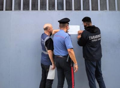 Tolentino, 25enne espulso dopo disordini in centro: sigilli all’autolavaggio dove lavorava Tolentino, 25enne espulso dopo disordini in centro: sigilli all’autolavaggio dove lavorava